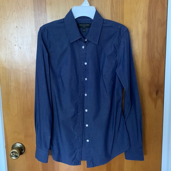 Banana Republic Tailored Fit Blue Button Down - Picture 1 of 5